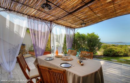 Gite n&deg;27151 Porticcio - Corse - G&icirc;te &agrave; Porticcio, le grand Ajaccio, en Corse du Sud, labellis&eacute; G&icirc;te de France : la terrasse et la vue 