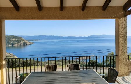 Gite n&deg;13423 Carg&egrave;se - Corse - G&icirc;te &agrave; Carg&egrave;se, la c&ocirc;te Ouest, Corse-du-Sud : la terrasse