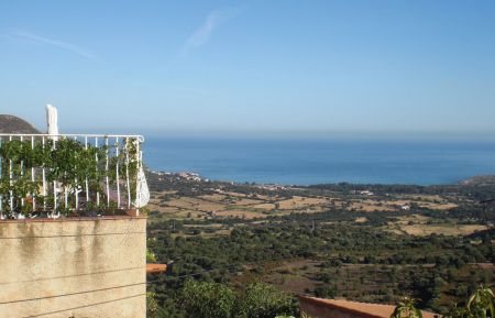 Gite n&deg;51364 Aregno - Corse - G&icirc;te &agrave; Aregno, Balagne, Haute-Corse, labellis&eacute; G&icirc;tes de France : la vue depuis le balcon