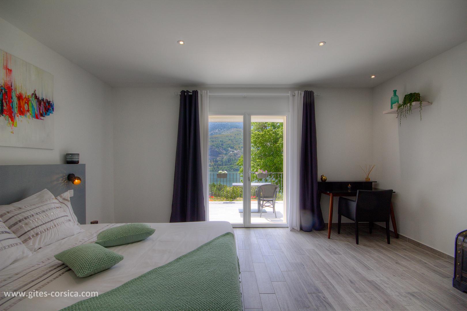Chambres d'hôtes à Calacuccia, Centre Corse, Haute-Corse, labellisées Gîtes de France : la chambre Cintu photo 6
