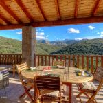 G&icirc;te &agrave; Ocana, Le Grand Ajaccio, Corse du Sud, labellis&eacute; G&icirc;tes de France : la terrasse avec la vue