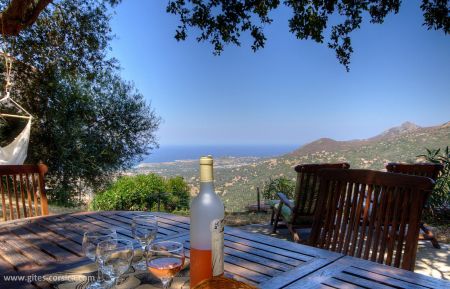 Gite n&deg;54801 Cateri - Corse - G&icirc;te &agrave; Cateri, en Balagne, Haute-Corse, labellis&eacute; G&icirc;tes de France : la terrasse vue mer