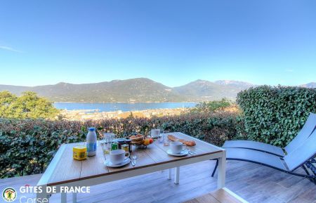 Gite n&deg;24452 Propriano - Corse - G&icirc;te &agrave; Propriano, Corse du sud, le Grand Valinco, labellis&eacute; G&icirc;tes de France : la la terrasse