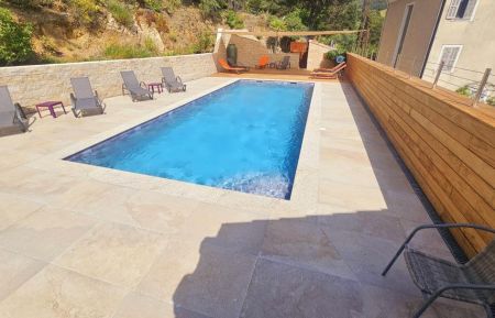 Gite n&deg;22263 Sart&egrave;ne - Corse - G&icirc;te &agrave; Sartene, le grand Valinco, en Corse du Sud, labellis&eacute; G&icirc;tes de France : la piscine commune