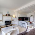 Appartement &agrave; Calvi, Balagne, Haute-Corse, labellis&eacute; G&icirc;tes de France : le s&eacute;jour/cuisine