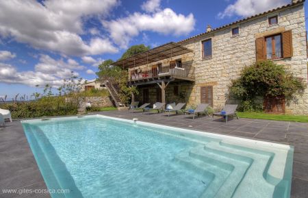 Gite n&deg;27721 Figari - Corse - Gite &agrave; Figari, Sud Corse, Corse du sud, Labellis&eacute; G&icirc;tes de France : la maison avec la piscine