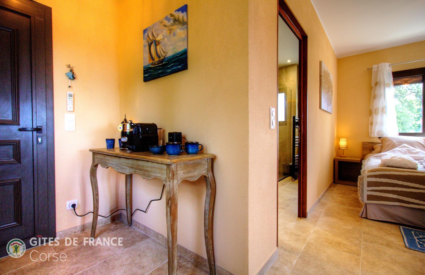 Chambres d'hôtes à Monticello, Balagne, Haute-Corse, labellisé Gites de France : la chambre Turchinu photo 11