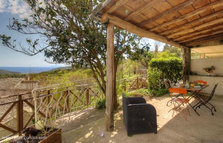Gite n&deg;56322 Cagnano - Corse - G&icirc;te &agrave; Cagnano, le grand Bastia, Haute-Corse,labellis&eacute; G&icirc;tes de France : la terrasse avec vue sur la mer