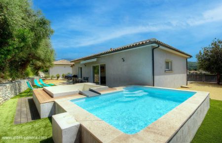 Gite n&deg;61401 Oletta - Corse - G&icirc;te &agrave; Oletta, Grand Bastia, Haute-Corse, labellis&eacute; G&icirc;tes de France : terrasse avec piscine et jacuzzi