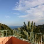 G&icirc;te 56933 &agrave; Rogliano, Grand Bastia, Haute-Corse : Vue de la terrasse du haut