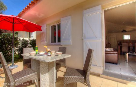 Gîte rural à Porto Vecchio en Corse du sud : la terrasse Gite n°20302 Porto-Vecchio - Corse - Gîte rural à Porto Vecchio en Corse du sud : la terrasse