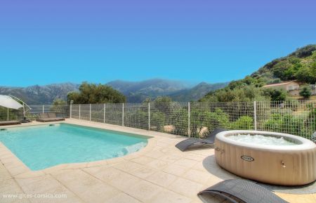 Gite n&deg;55311 Cateri - Corse - G&icirc;te rural &agrave; Cateri en Haute-Corse : la piscine et le spa
