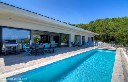 Gite n&deg;25481 Sari-Solenzara - Corse - Gite &agrave; Sari Solenzara, le Sud Corse, labelis&eacute; G&icirc;tes de France : la piscine