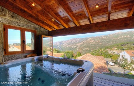 Bed & Breakfast no.16061 Aull&egrave;ne - Corse - Chambres d'h&ocirc;tes &agrave; Aull&egrave;ne en Corse du sud, labellis&eacute;es G&icirc;tes de France :  le jacuzzi