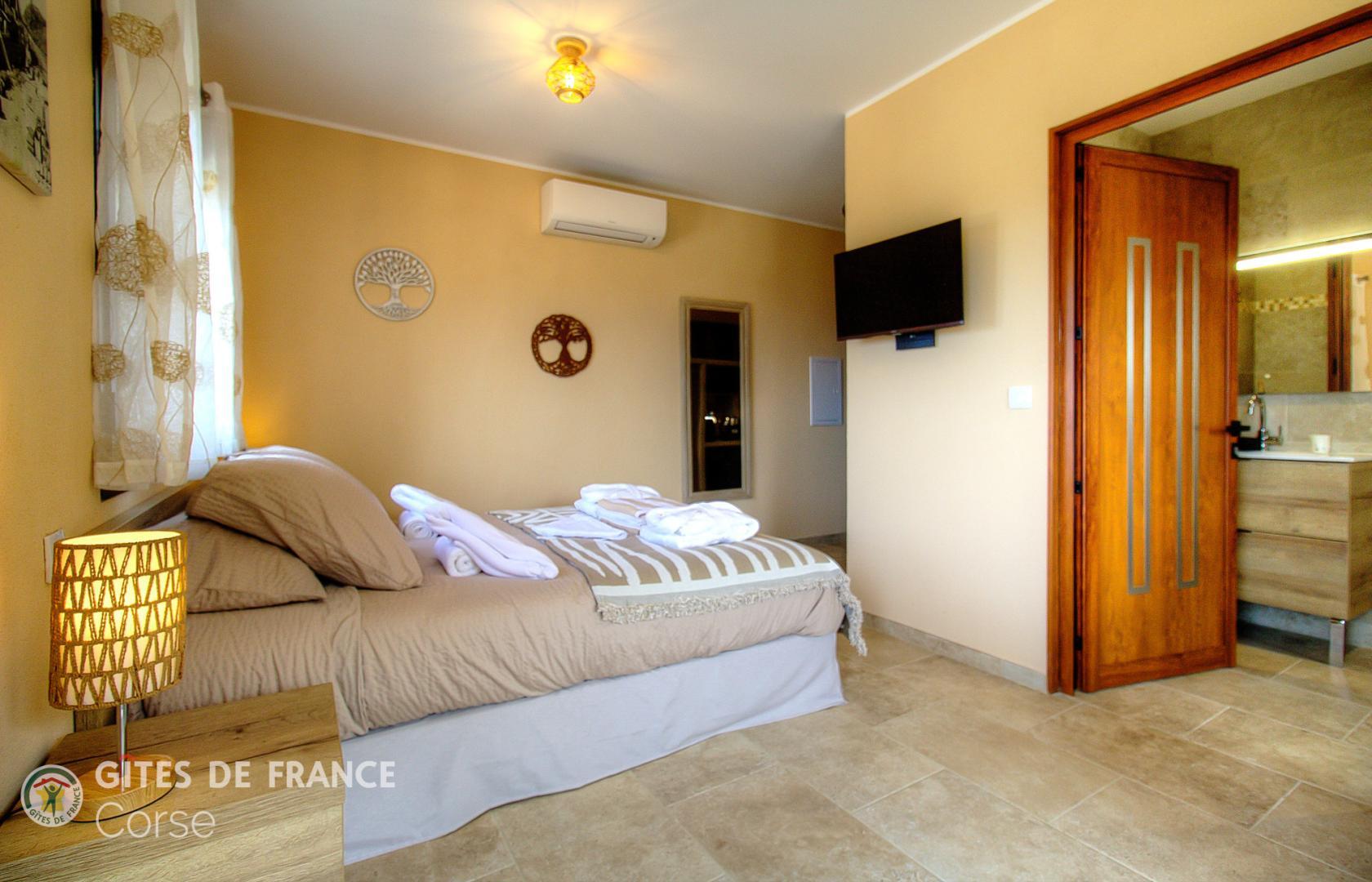 Chambres d'hôtes à Monticello, Balagne, Haute-Corse, labellisé Gites de France : la chambre Orizonti photo 21