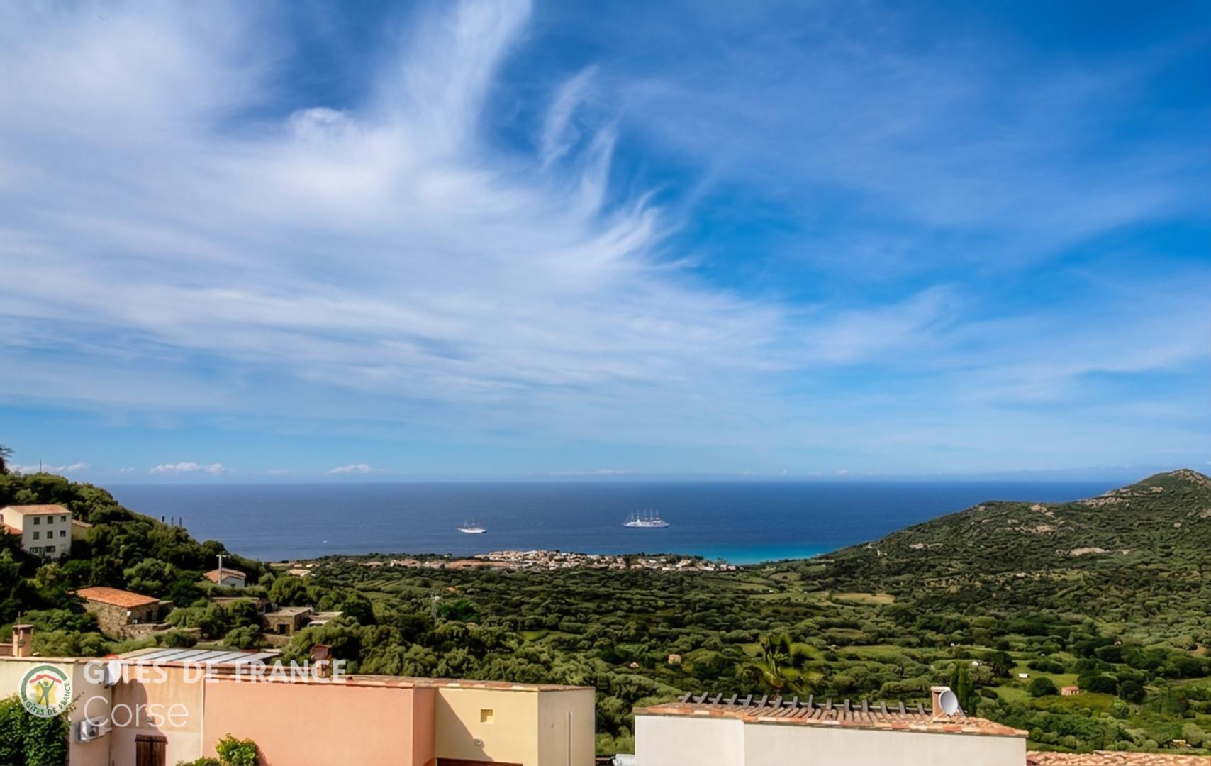 Chambres d'hôtes à Monticello, Balagne, Haute-Corse, labellisé Gites de France : la vue depuis la terrasse de la chambre Orizonti photo 28