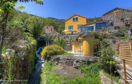 Bed & Breakfast no.61503 Venaco - Corse - Chambres d'h&ocirc;tes &agrave; Venaco, Centre Corse, Haute-Corse, labellis&eacute;es G&icirc;tes de France : la maison et l'environnement ext&eacute;rieur 