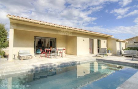 Gite n&deg;28041 Bonifacio - Corse - Gite &agrave; Bonifacio, Corse du Sud, Labellis&eacute; G&icirc;tes de France : la maison et la piscine
