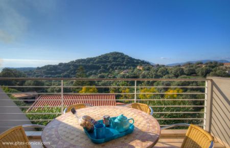 Gite n&deg;16801 Bastelicaccia - Corse - G&icirc;te &agrave; Bastelicaccia, Le Grand Ajaccio, Corse du Sud, labellis&eacute; G&icirc;tes de France: le balcon 