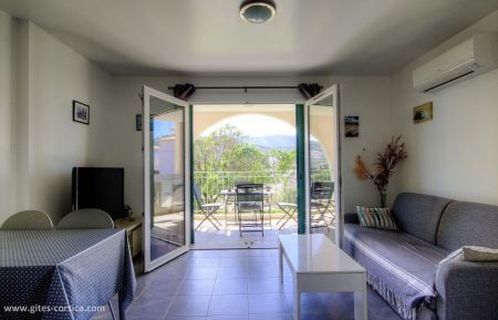 Gite n&deg;62161 L'&Icirc;le-Rousse - Corse - Appartement &agrave; Ile Rousse, Balagne, Haute-Corse, labellis&eacute; G&icirc;tes de France : s&eacute;jour/cuisine