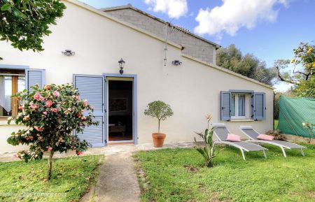 Gîte à Lucciana, Grand Bastia, Haute-Corse, labellisé Gîtes de France : le jardin Gite n°56871 Lucciana - Corse - Gîte à Lucciana, Grand Bastia, Haute-Corse, labellisé Gîtes de France : le jardin